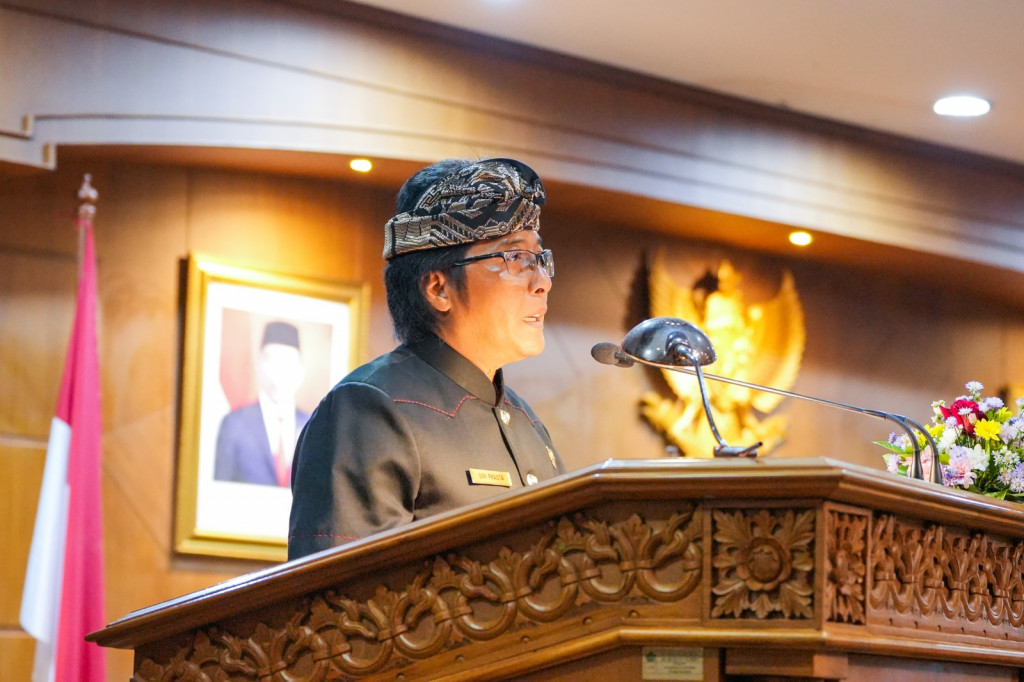 Bupati Giri Prasta Sampaikan  LKPJ Tahun 2022